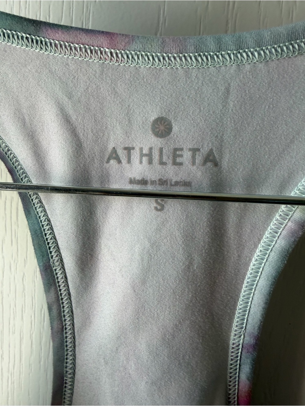 Women’s Athleta Workout Tank. Split back - Picture 2 of 6